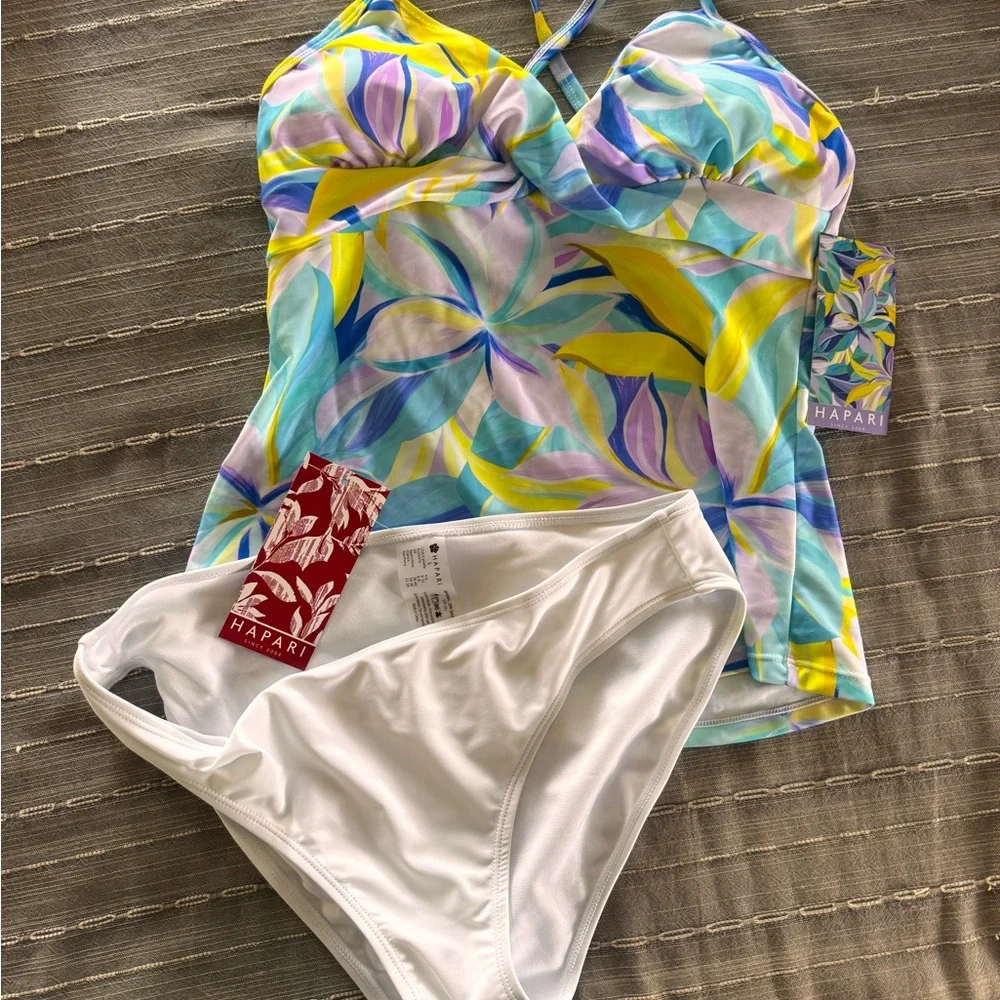 Hapari Twist Tankini Set in Blue, Yellow & White Leaf Print - Med/Lg - Picture 6 of 6